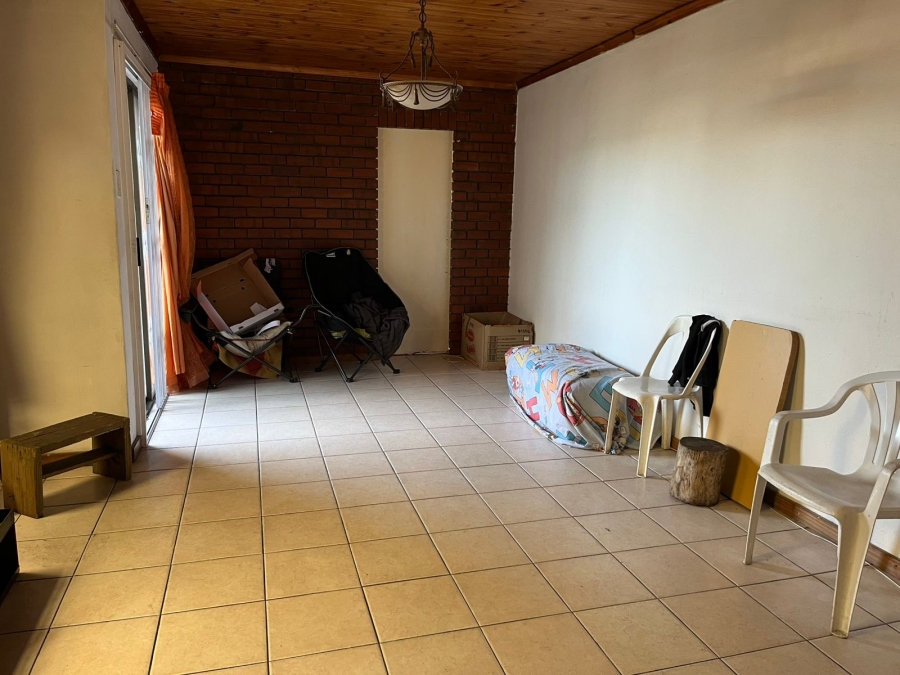 5 Bedroom Property for Sale in Grassy Park Western Cape